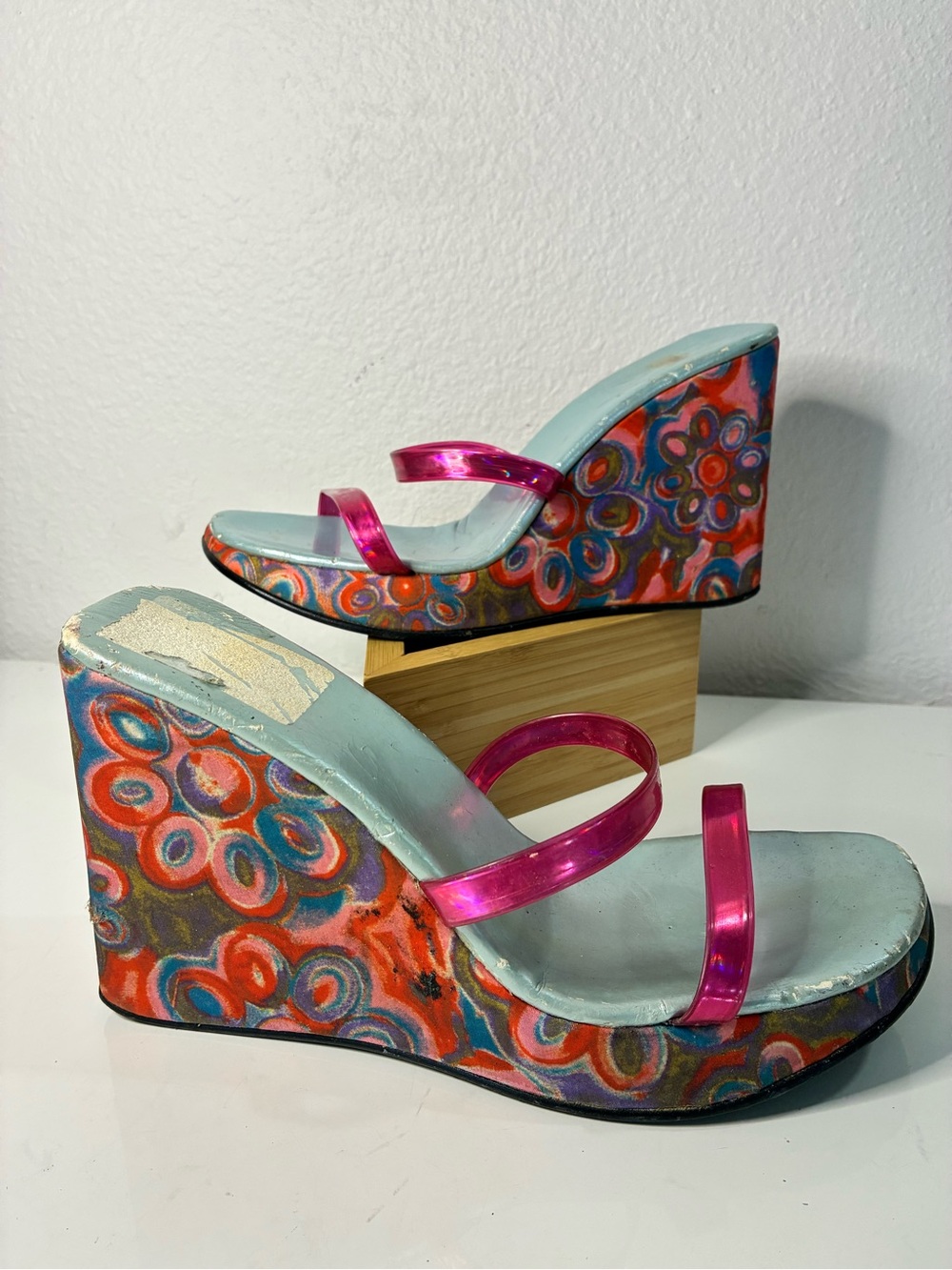 VTG BRASS PLUM by NORDSTROM Hawaiian Barbie Platform Sandal Wedges Thrashed READ